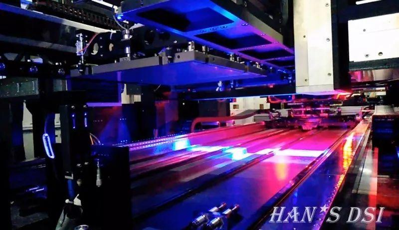 大族自主研發柔性OLED激光切割機正式投產